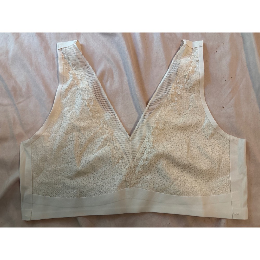 Daisy Fuentes Ivory Lace Detail Seamless Bralette, Size Large